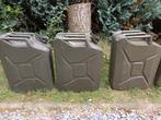 À vendre :  5 jerricans militaires 20L (1983, 1986 & 1990), Verzamelen, Militaria | Algemeen, Ophalen of Verzenden