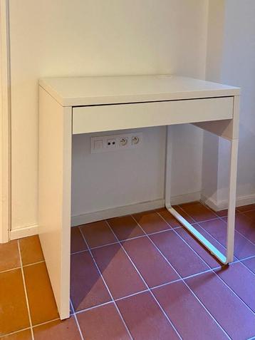 Bureau avec tiroir et entrée de câble, Enlèvement, Utilisé, Bureau