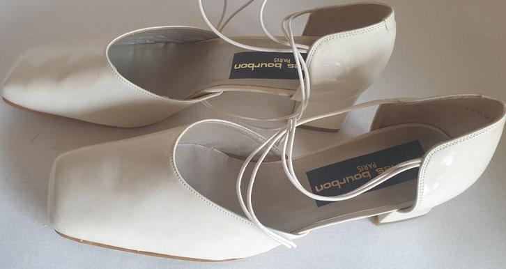 trouwschoenen Charles Bourbon mt 42,5, Kleding | Dames, Trouwkleding en Trouwaccessoires, Nieuw, Schoenen, Beige, Ophalen of Verzenden