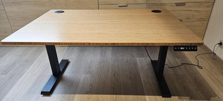 Verstelbaar zit-/sta-bureau - Fully Jarvis Bureaublad-Bamboe, Huis en Inrichting, Bureaus, Zo goed als nieuw, Bureau, Elektrisch