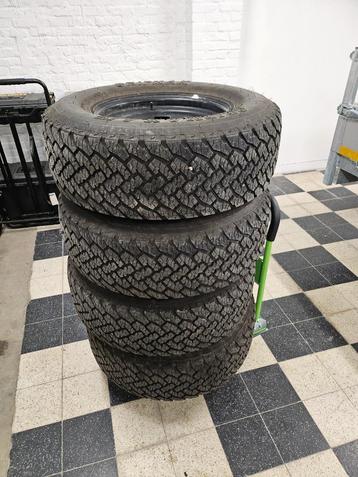 banden op velg 255/70R16, 6x139.7 velg beschikbaar voor biedingen