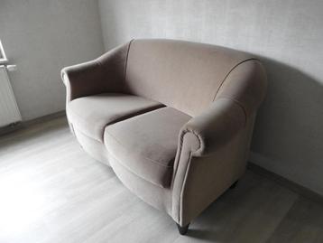 Tweezit bank, in velours , kleur beige beschikbaar voor biedingen