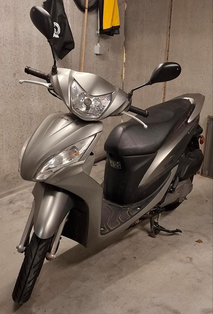 Cyclomoteur Honda Vision 50 cc (3 380 km), Vélos & Vélomoteurs, Scooters | SYM, Utilisé, Autres modèles, Classe B (45 km/h), Essence