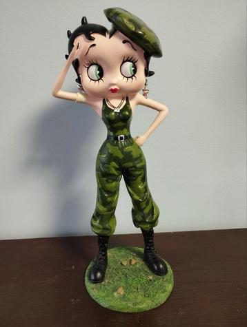7 modèles de Betty boop  beschikbaar voor biedingen