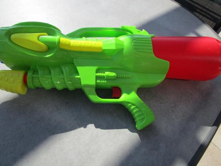 Pistolet à eau, Kinderen en Baby's, Speelgoed | Buiten | Actiespeelgoed, Zo goed als nieuw, Ophalen of Verzenden