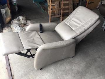 Elektrische Relax met sta op functie. Prijs 200 euro., Enlèvement, Utilisé, Cuir
