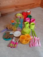 Kleurrijk en uitgebreid speelgoed thee en koffie service, Ophalen of Verzenden, Gebruikt, Kunststof, Speelkeuken-accessoire