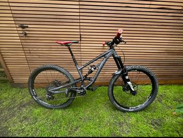 Votec ve elite enduro mountainbike beschikbaar voor biedingen