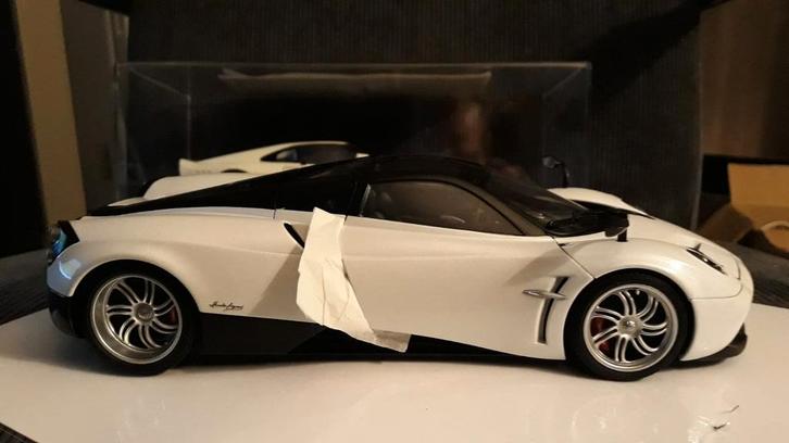 Autoart 78267 1/18 Pagani Huayra Signature Gelimiteerd, Hobby & Loisirs créatifs, Voitures miniatures | 1:18, Comme neuf, Voiture