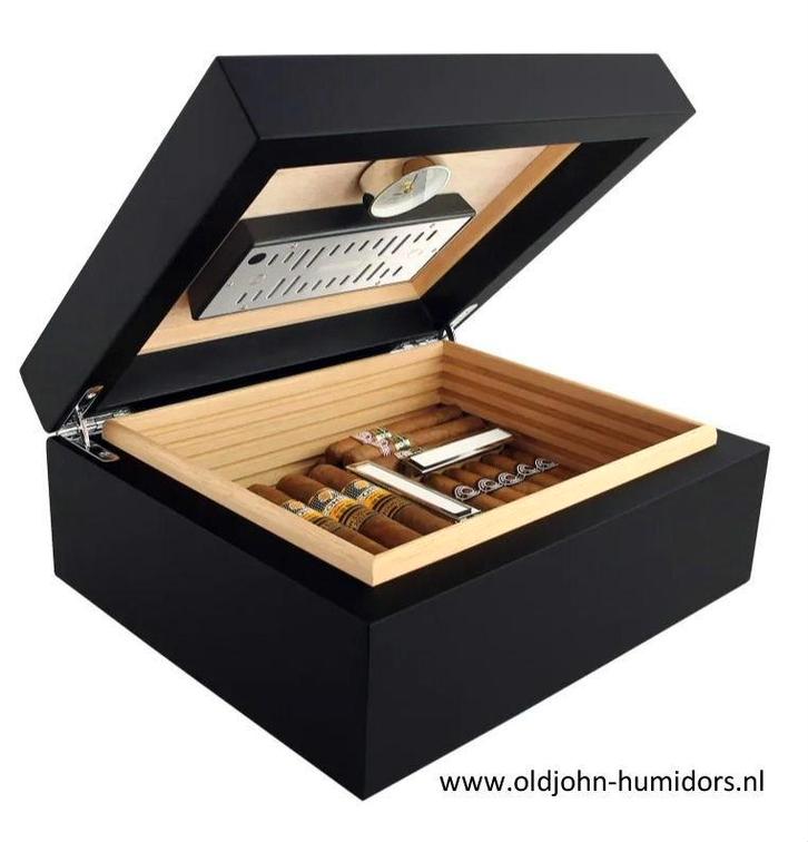 SALE HUMIDOR ADORINI TORINO MEDIUM DELUXE 75 SIGAREN    h135, Collections, Articles de fumeurs, Briquets & Boîtes d'allumettes