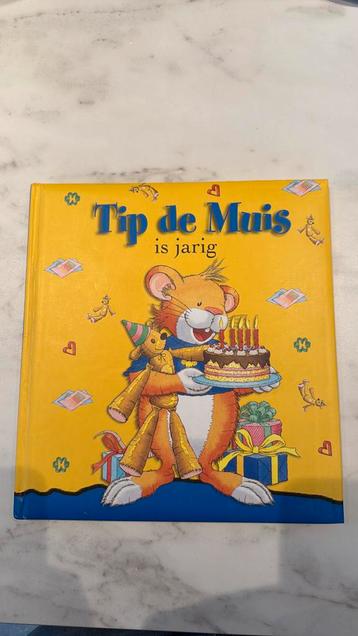 Tip de muis is jarig beschikbaar voor biedingen