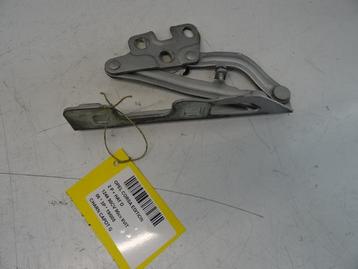 CHARNIERE DE CAPOT GAUCHE Opel Corsa D (01-2006/12-2014), Utilisé, Opel