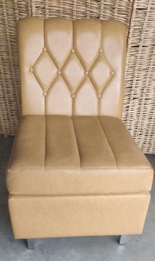vintage bijzetzeteltje met voetbank / pootjes in chroom, Huis en Inrichting, Zetels | Voetbanken en poefs, Gebruikt, Kunststof