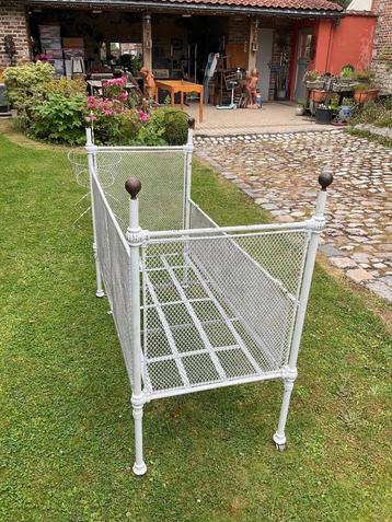 Kinderbed beschikbaar voor biedingen