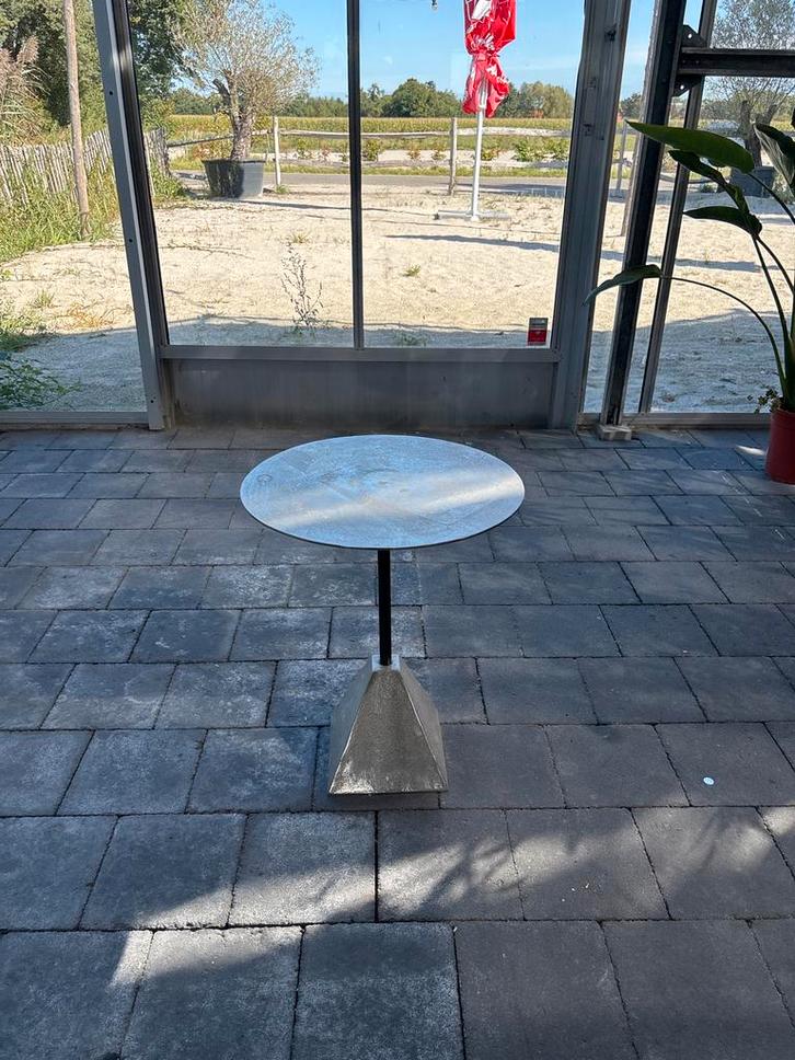 Coco Maison – Ronde bistrotafel industrieel –Nieuw (3 stuks), Huis en Inrichting, Tafels | Salontafels, Nieuw, Ophalen