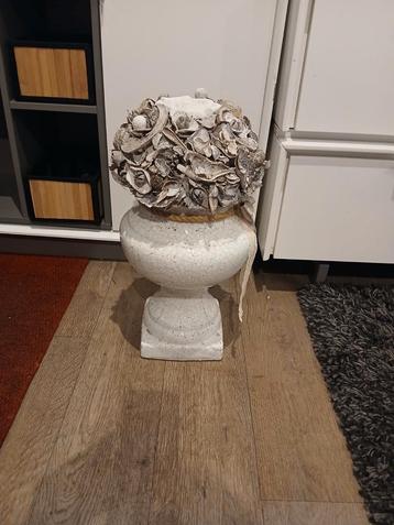 Vaas beschikbaar voor biedingen