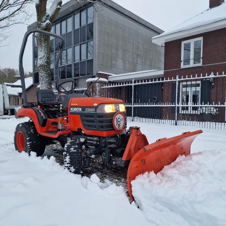 Kubota BX2200 22pk 3-cilinder diesel + sneeuwschuif&borstel, Zakelijke goederen, Landbouw | Tractoren, tot 2500, Overige merken