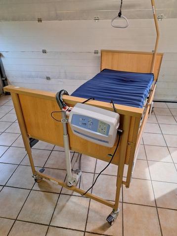 Anti decubitus wisseldrukmatras beschikbaar voor biedingen