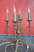M255. Objet ancien : Chandelier en fer forgé, Enlèvement ou Envoi, Utilisé, Métal