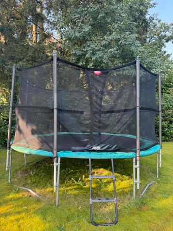 Berg Trampoline 380cm diameter beschikbaar voor biedingen