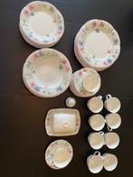 Villeroy & Boch “Viola” Bone China Dinner & Tea Set –, Enlèvement ou Envoi, Utilisé, Service complet