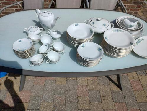 Koffie-eetservies met bloemmotief, Antiek en Kunst, Antiek | Servies compleet, Ophalen
