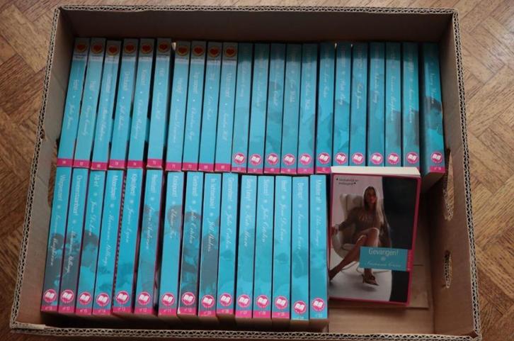 Diverse Pink pockets, Boeken, Romans, Gelezen, Ophalen of Verzenden