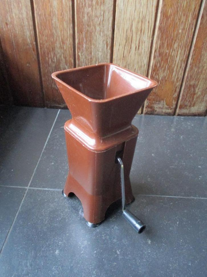 Groenten peterselie molen vintage , 2 delig, Huis en Inrichting, Keuken | Keukenbenodigdheden, Zo goed als nieuw, Ophalen