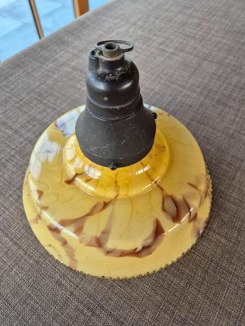 Retro lampenkap beschikbaar voor biedingen