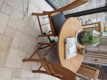 Mooie teaken stoelen beschikbaar voor biedingen