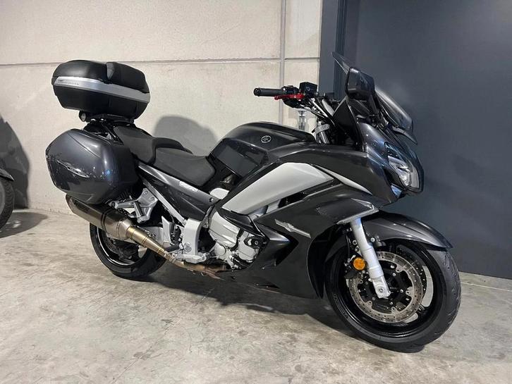 Yamaha FJR1300 leuke toermoto met topcase, Motos, Motos | Yamaha, Entreprise, Tourisme, plus de 35 kW