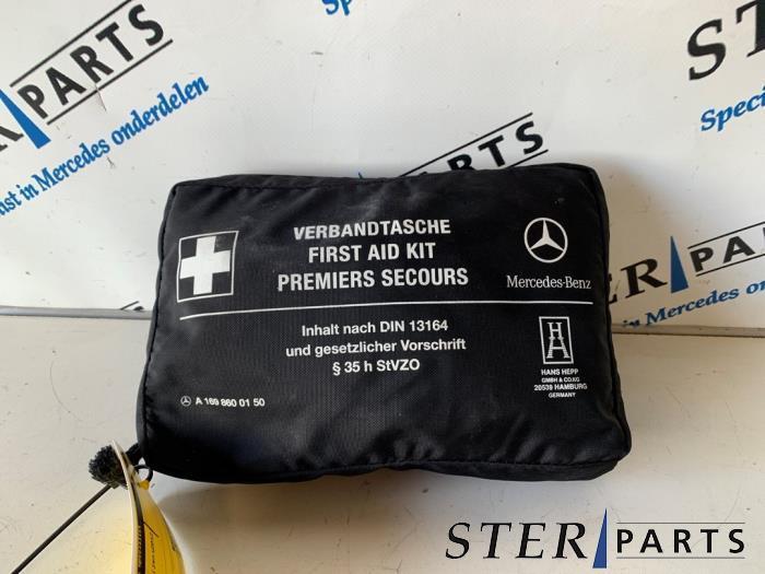 Kit premiers soins d'un Mercedes B-Klasse, Autos : Pièces & Accessoires, Autres pièces automobiles, Mercedes-Benz, Utilisé, 3 mois de garantie