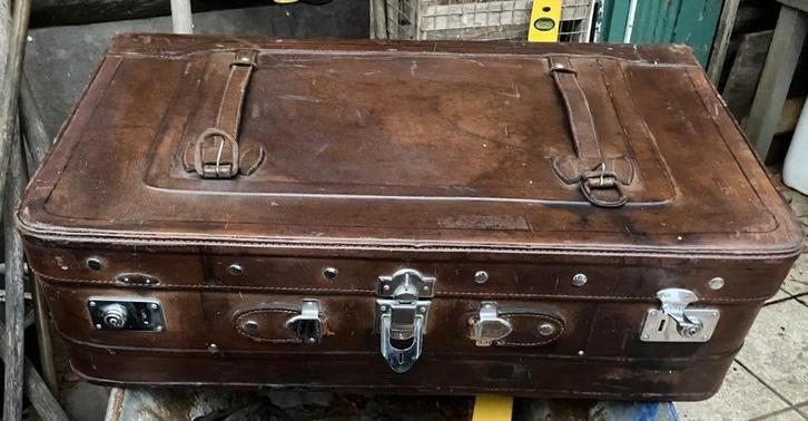 Te koop oude lederen reiskoffer, Handtassen en Accessoires, Koffers, Gebruikt, Ophalen