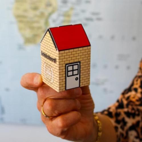 Nieuwe woning!  verhuisdoosje een origineel verhuisbericht, Hobby en Vrije tijd, Feestartikelen, Nieuw, Feestartikel, Ophalen of Verzenden