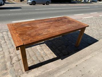Table en Teck Massif  beschikbaar voor biedingen