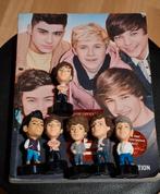 Verzameling One direction : boek + 6 beeldjes poppetjes 2011, Verzamelen, Ophalen of Verzenden, Gebruikt, Pop, Beeldje of Miniatuur
