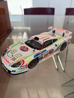 Porsche911gt1type993 aangedreven door Belg Thierry Boutsen, Hobby en Vrije tijd, Modelauto's | 1:18, Ophalen of Verzenden, Zo goed als nieuw