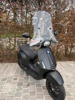 Vespa sprint euro 4, Fietsen en Brommers, Scooters | Vespa, Ophalen, Zo goed als nieuw
