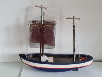 vissersboot met netten - modelbouw beschikbaar voor biedingen