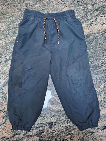 Pantalon d'entraînement noir t 98