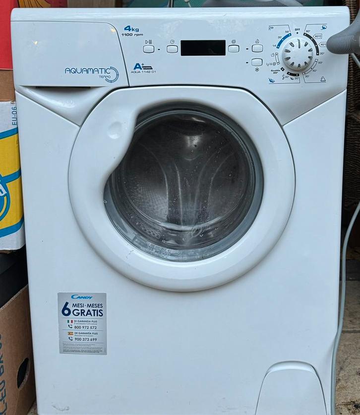 Candy wasmachine handig klein model 1600 watt, Elektronische apparatuur, Wasmachines, Gebruikt, Voorlader, 4 tot 6 kg, Minder dan 85 cm