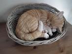 decoratie "Oranje kat 27x20x10,5 cm, met rieten mand”, Huis en Inrichting, Verzenden, Nieuw