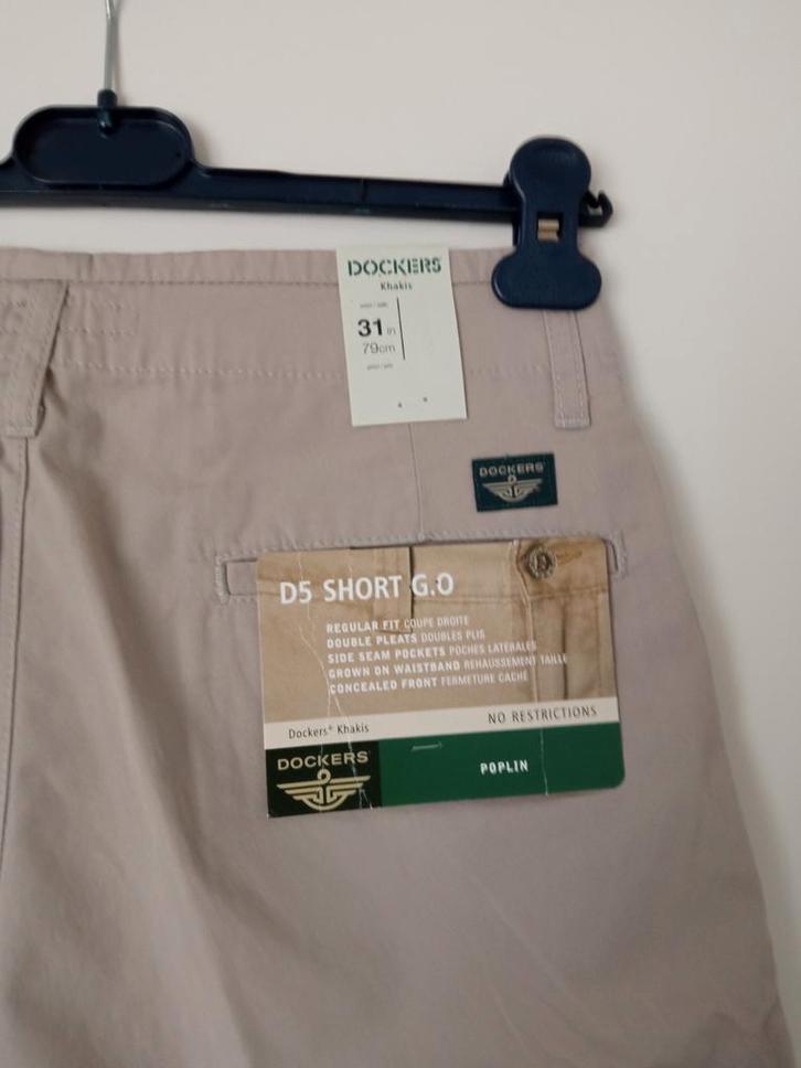 Dockers Khakis D5 Short G.O Mt 31 nieuw nooit gedragen, Kleding | Heren, Broeken en Pantalons, Nieuw, Beige, Ophalen of Verzenden