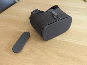 Google Daydream View - VR Headset for Smartphone