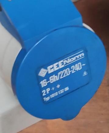 CEE stopcontacten 220vac beschikbaar voor biedingen