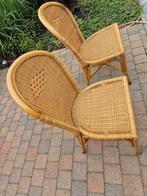 2 houten  stoelen te koop, Tuin en Terras, Tuinstoelen, Gebruikt, Stapelbaar, Hout, Ophalen