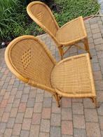 2 houten  stoelen te koop, Ophalen