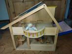 Houten poppenhuis met meubeltjes, Ophalen, Zo goed als nieuw, Poppenhuis