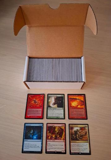 ** MTG box full of C, U, R and Foils !!