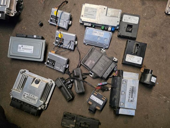 boitier électronique calculateur moteur vw, Auto-onderdelen, Elektronica en Kabels, Volkswagen, Gebruikt, Ophalen
